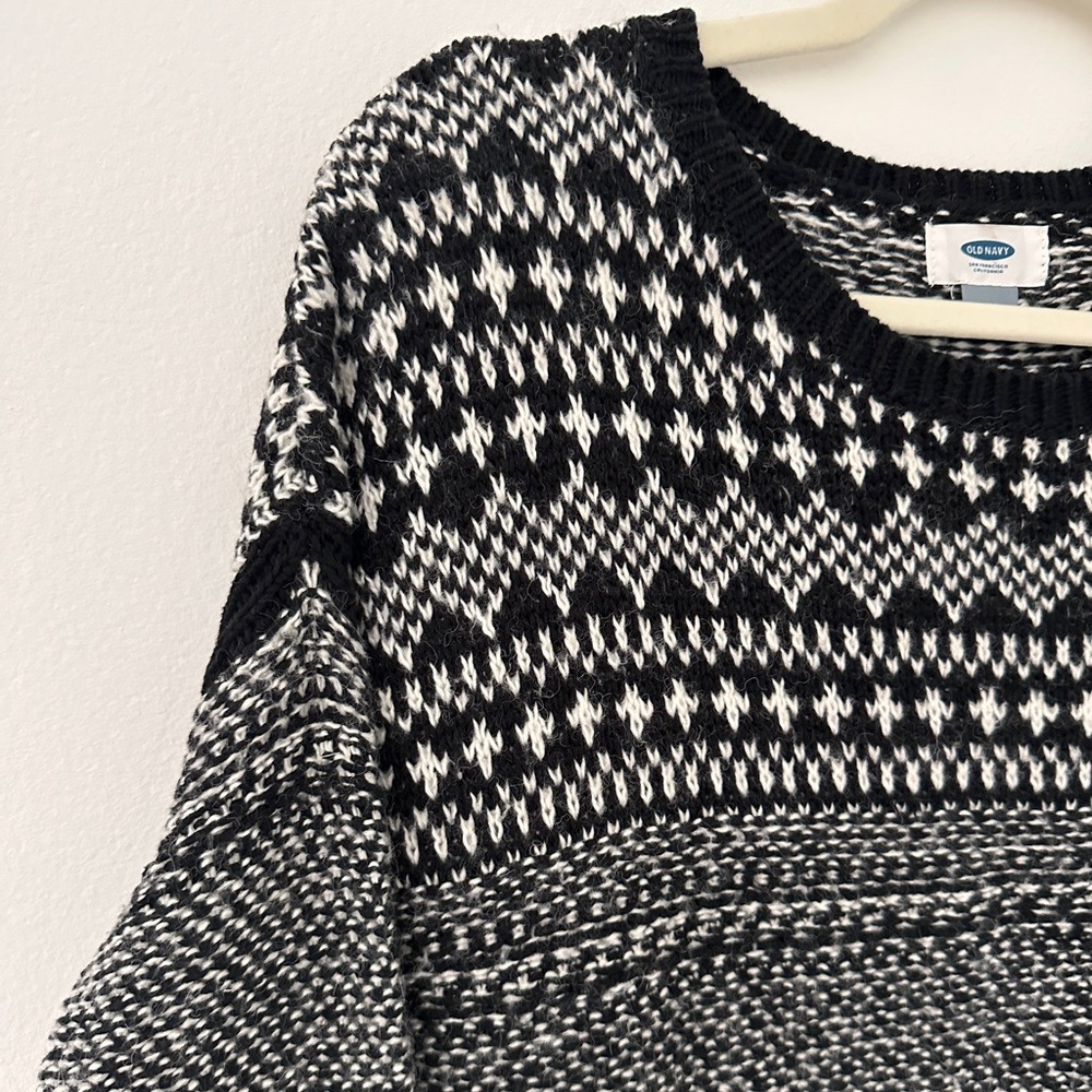 Winter/Christmas Knit Sweater - Picture 6 of 7